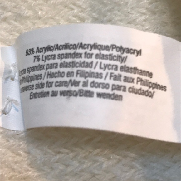 Scarf. NWOT - Picture 8 of 8